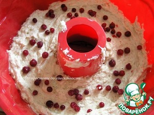 Миндальный кекс с брусникой