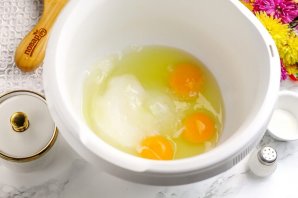 Бисквитный торт с кремом из сгущенки