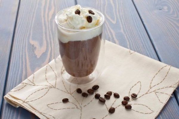 Кофейный пунш с мороженым и ромом Кофейный пунш с мороженым и ромом