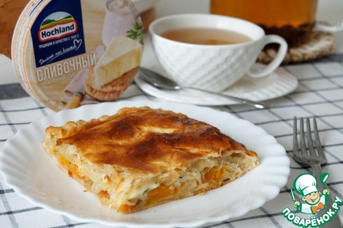 Тёплый пирог с тыквой и сыром