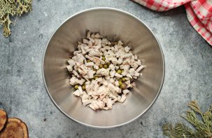 Салат с языком, курицей и грибами Салат с языком, курицей и грибами