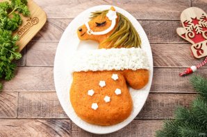 Новогодний салат "Варежка" на год Лошади