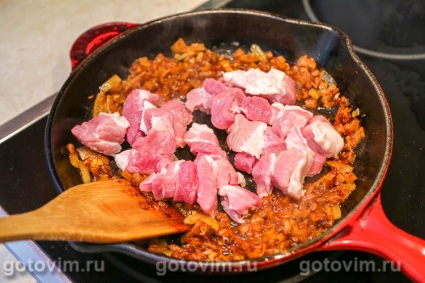 Пёркёльт из свинины (Pörkölt) Пёркёльт из свинины (Pörkölt)