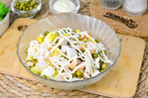 Салат "Оливье" с креветками Салат "Оливье" с креветками