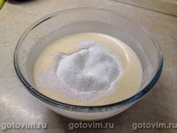 Бисквитный рулет с клюквой, яблоками и апельсином