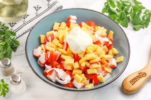 Cалат "Красное море" с крабовыми палочками Cалат "Красное море" с крабовыми палочками