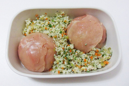 Куриные «бомбочки» под томатно-сметанным соусом 