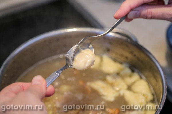 Куриный суп с лисичками и клецками Куриный суп с лисичками и клецками