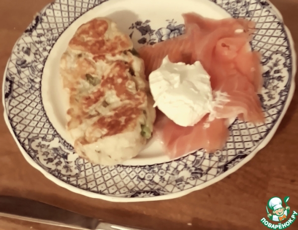 Восточные лепешки с копчёным лососем