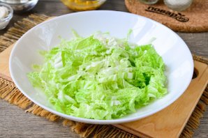 Салат с капустой, кукурузой и фасолью Салат с капустой, кукурузой и фасолью