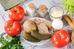 Помидоры фаршированные мясным салатом Помидоры фаршированные мясным салатом