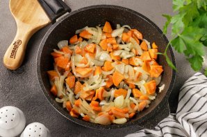 Тушеная рыба в сметанном соусе