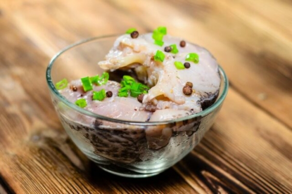 Маринованное филе щуки в яблочном уксусе Маринованное филе щуки в яблочном уксусе