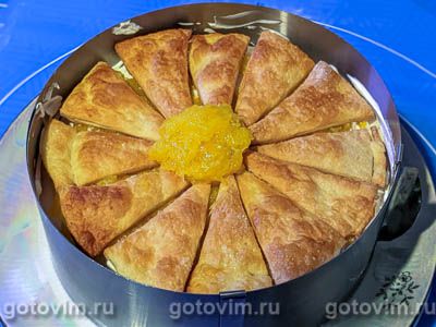 Апельсиновый торт из слоеного теста со взбитыми сливками