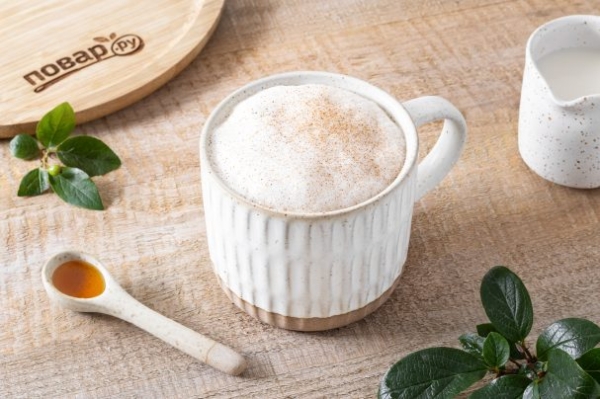 Чай с кленовым сиропом и молоком Чай с кленовым сиропом и молоком