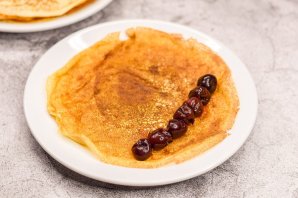 Блины с вишней в сметанном креме Блины с вишней в сметанном креме