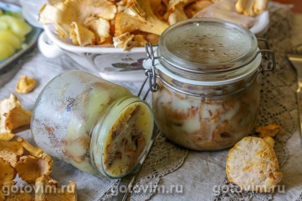 Лисички в топленом масле (конфи на зиму) Лисички в топленом масле (конфи на зиму)