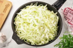 Тушеная капуста с сосисками Тушеная капуста с сосисками
