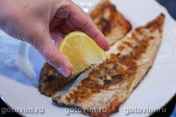 Турецкий сэндвич с рыбой (Балык Экмек) Турецкий сэндвич с рыбой (Балык Экмек)