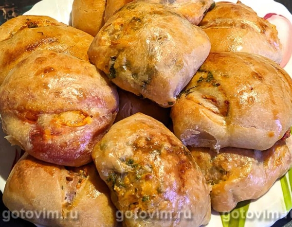 Несладкие булочки с адыгейским сыром и зеленью Несладкие булочки с адыгейским сыром и зеленью