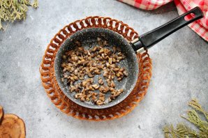 Салат с языком, курицей и грибами Салат с языком, курицей и грибами