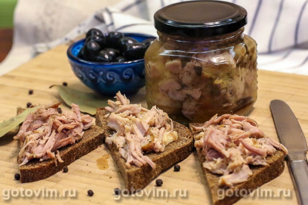 Тушенка из свинины по-тоскански