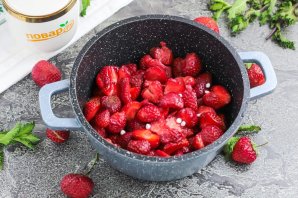 Кето-варенье из клубники на зиму Кето-варенье из клубники на зиму