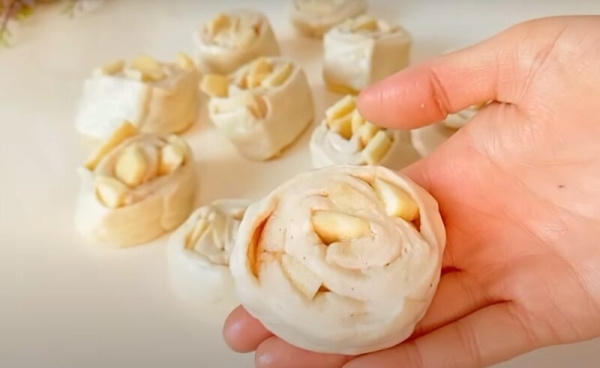 Яблочные пирожки, от которых все в восторге! Готовлю их на сковороде, чтобы корочка была хрустящей, а внутри — море нежной начинки Яблочные пирожки, от которых все в восторге! Готовлю их на сковороде, чтобы корочка была хрустящей, а внутри — море нежной начинки