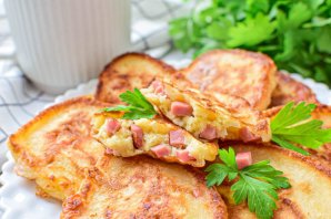 Оладьи с сыром и колбасой Оладьи с сыром и колбасой