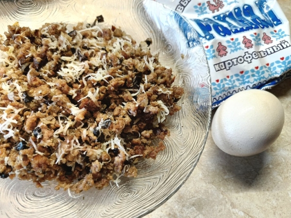 Чебуреки из виноградных листьев Чебуреки из виноградных листьев