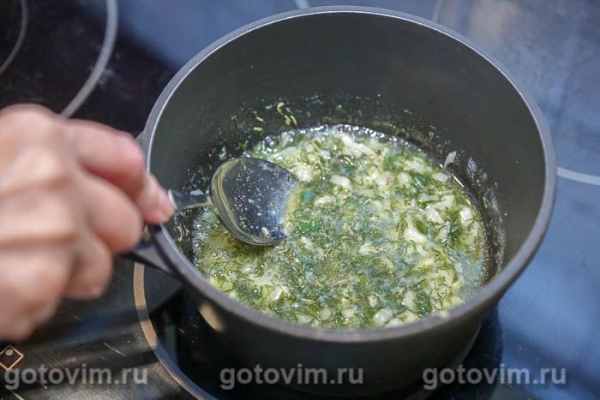 Курица, запеченная целиком с чесночным маслом 