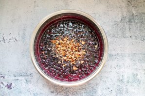 Варенье из черноплодной рябины с грецким орехом Варенье из черноплодной рябины с грецким орехом