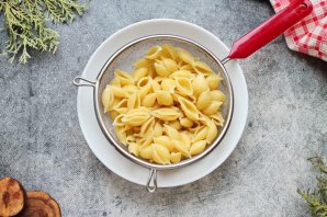 Макароны с соусом песто Макароны с соусом песто