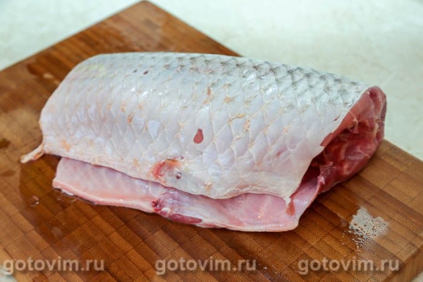 Сазан в сухарной корочке в духовке