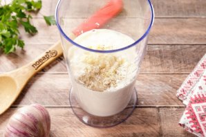 Майонез с чесноком Майонез с чесноком