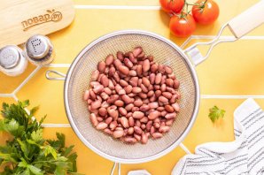 Салат с сухариками и фасолью Салат с сухариками и фасолью