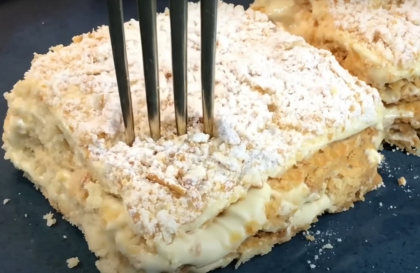 Хрустящие коржи и необычный крем. Невероятно вкусный торт «Папирус» Хрустящие коржи и необычный крем. Невероятно вкусный торт «Папирус»