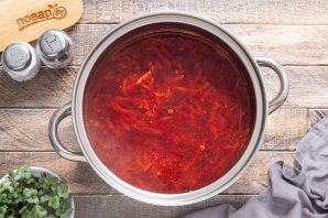 Свекольный суп с кочерыжкой брокколи Свекольный суп с кочерыжкой брокколи