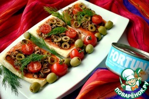 Слойки с консервированным тунцом