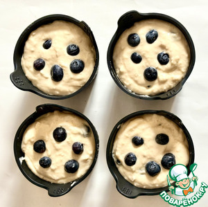 Творожно-миндальные маффины с ягодами