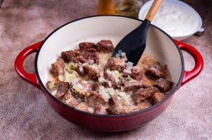 Печень говяжья в сметане