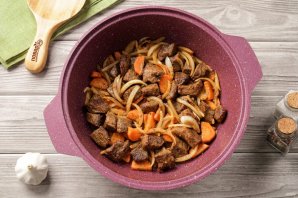 Тушёная картошка с мясом и баклажанами Тушёная картошка с мясом и баклажанами