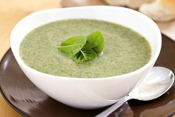 Диетический суп-пюре из шпината и брокколи