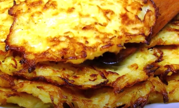 Капустные оладьи на каждый день. Простой рецепт: вкусно и недорого Капустные оладьи на каждый день. Простой рецепт: вкусно и недорого