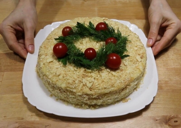 Закусочный торт-салат «Наполеон». Рецепт шикарной закуски на праздничный стол! Закусочный торт-салат «Наполеон». Рецепт шикарной закуски на праздничный стол!