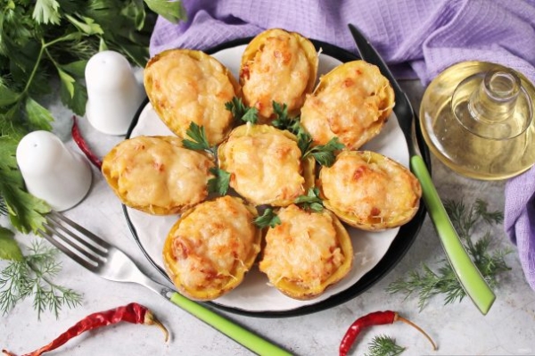 Запеченный картофель с беконом и сыром Запеченный картофель с беконом и сыром