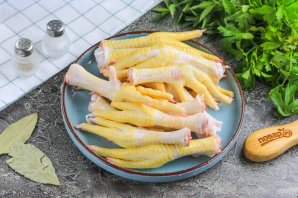 Закуска из куриных лапок Закуска из куриных лапок