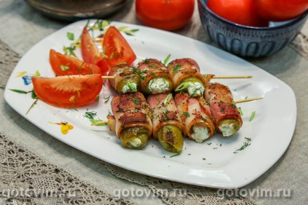 Рулетики из перца в беконе Рулетики из перца в беконе