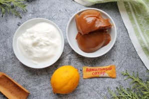 Десерт из вареной сгущенки и сметаны Десерт из вареной сгущенки и сметаны