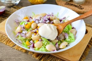 Салат с капустой, кукурузой и фасолью Салат с капустой, кукурузой и фасолью